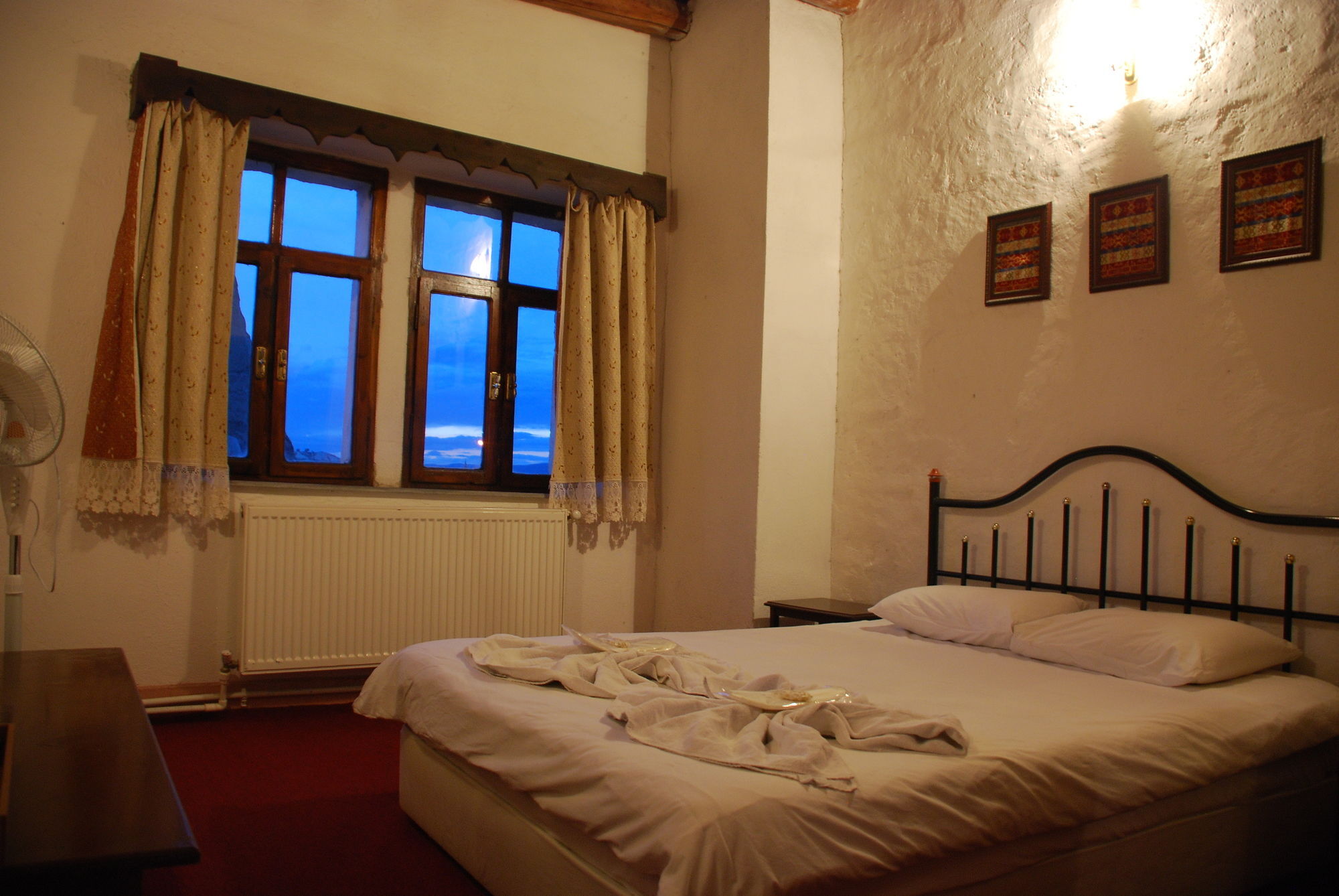 Yasin'S Place Backpackers Cave Hostel 格雷梅 外观 照片