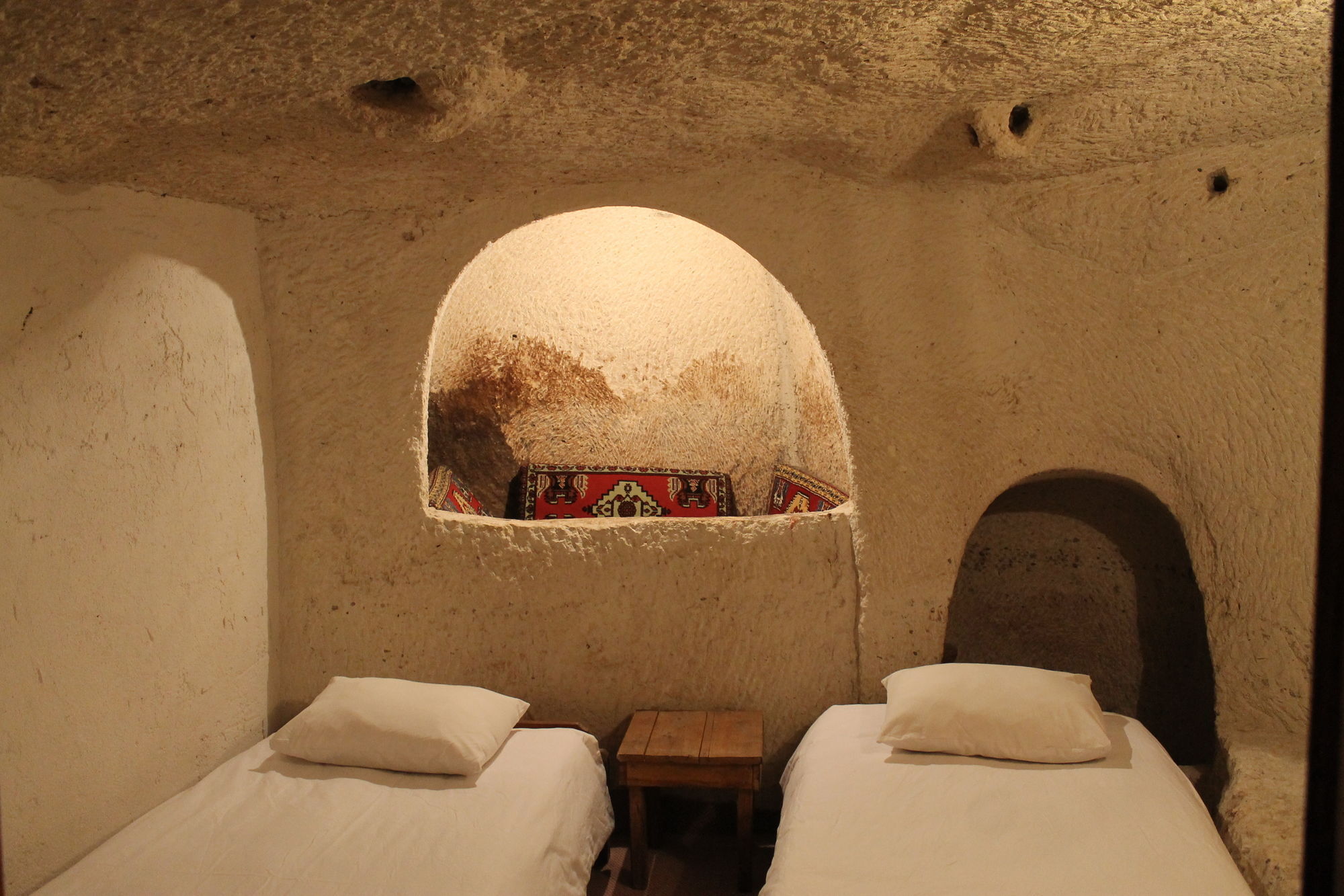 Yasin'S Place Backpackers Cave Hostel 格雷梅 外观 照片