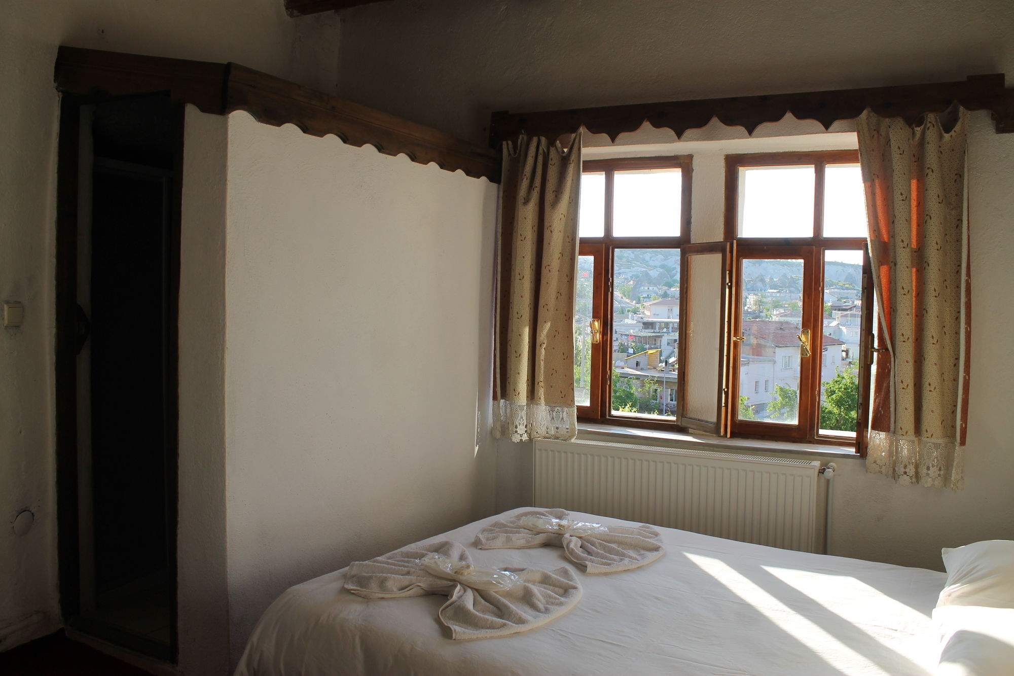 Yasin'S Place Backpackers Cave Hostel 格雷梅 外观 照片