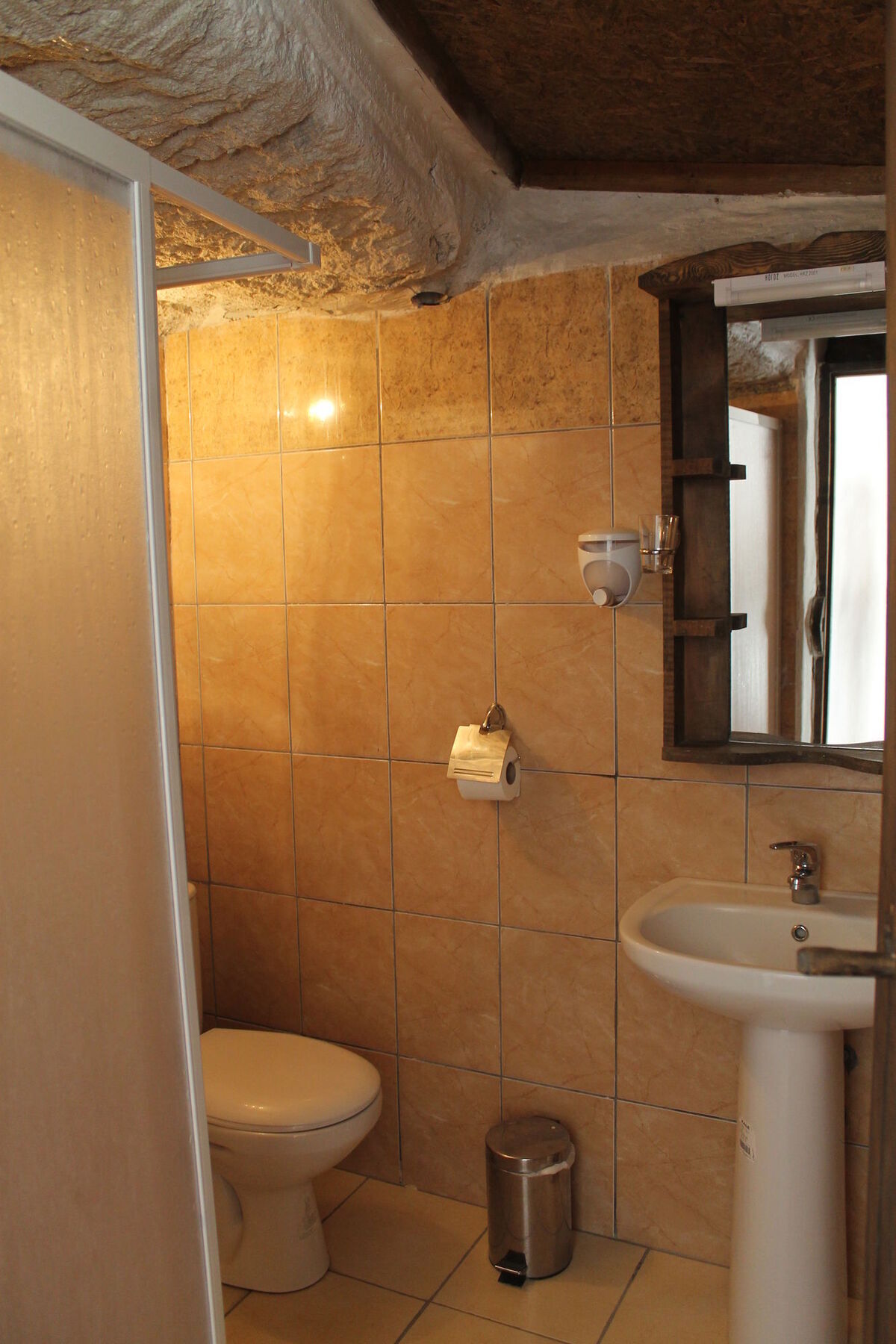 Yasin'S Place Backpackers Cave Hostel 格雷梅 外观 照片