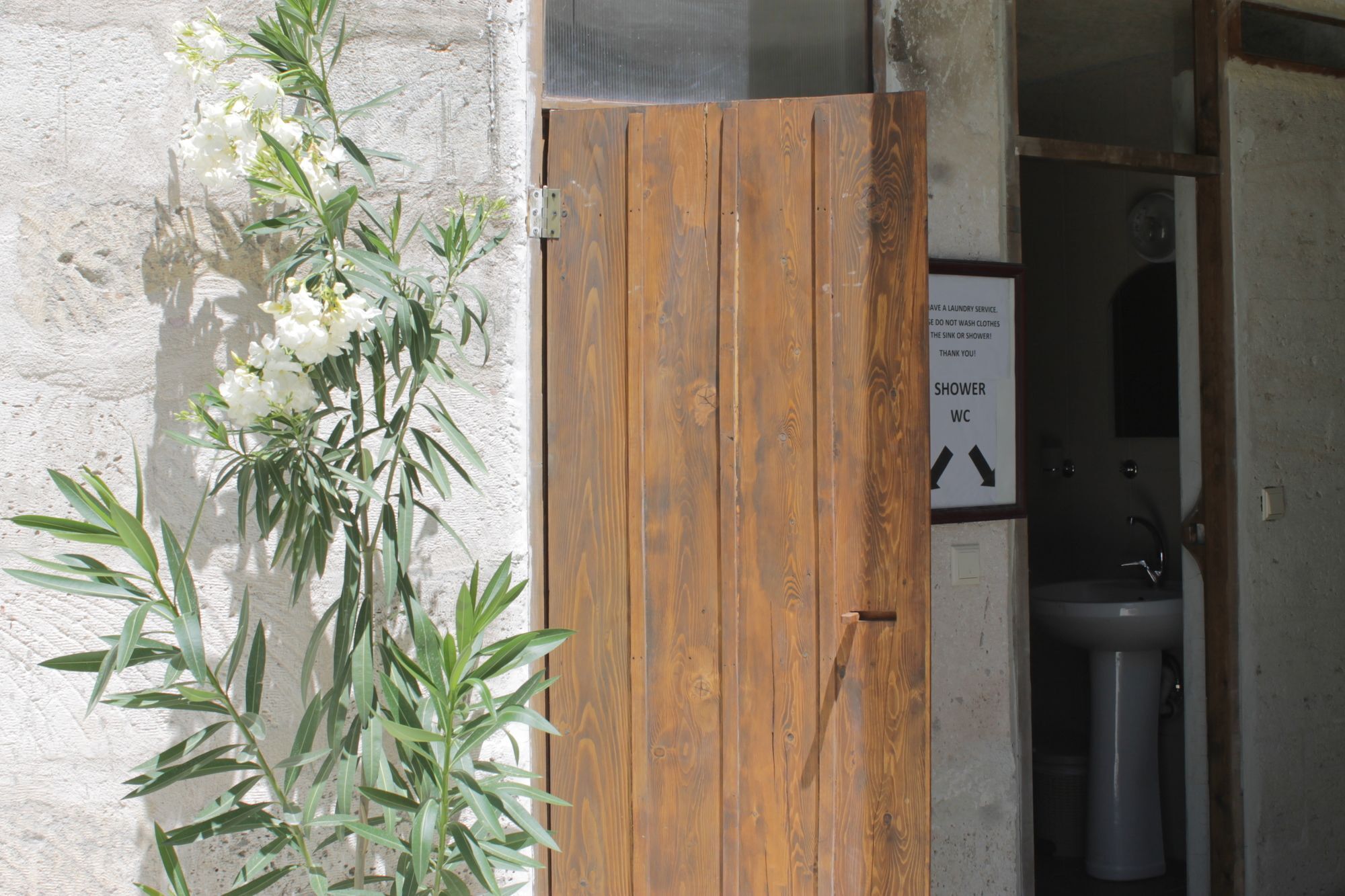 Yasin'S Place Backpackers Cave Hostel 格雷梅 外观 照片