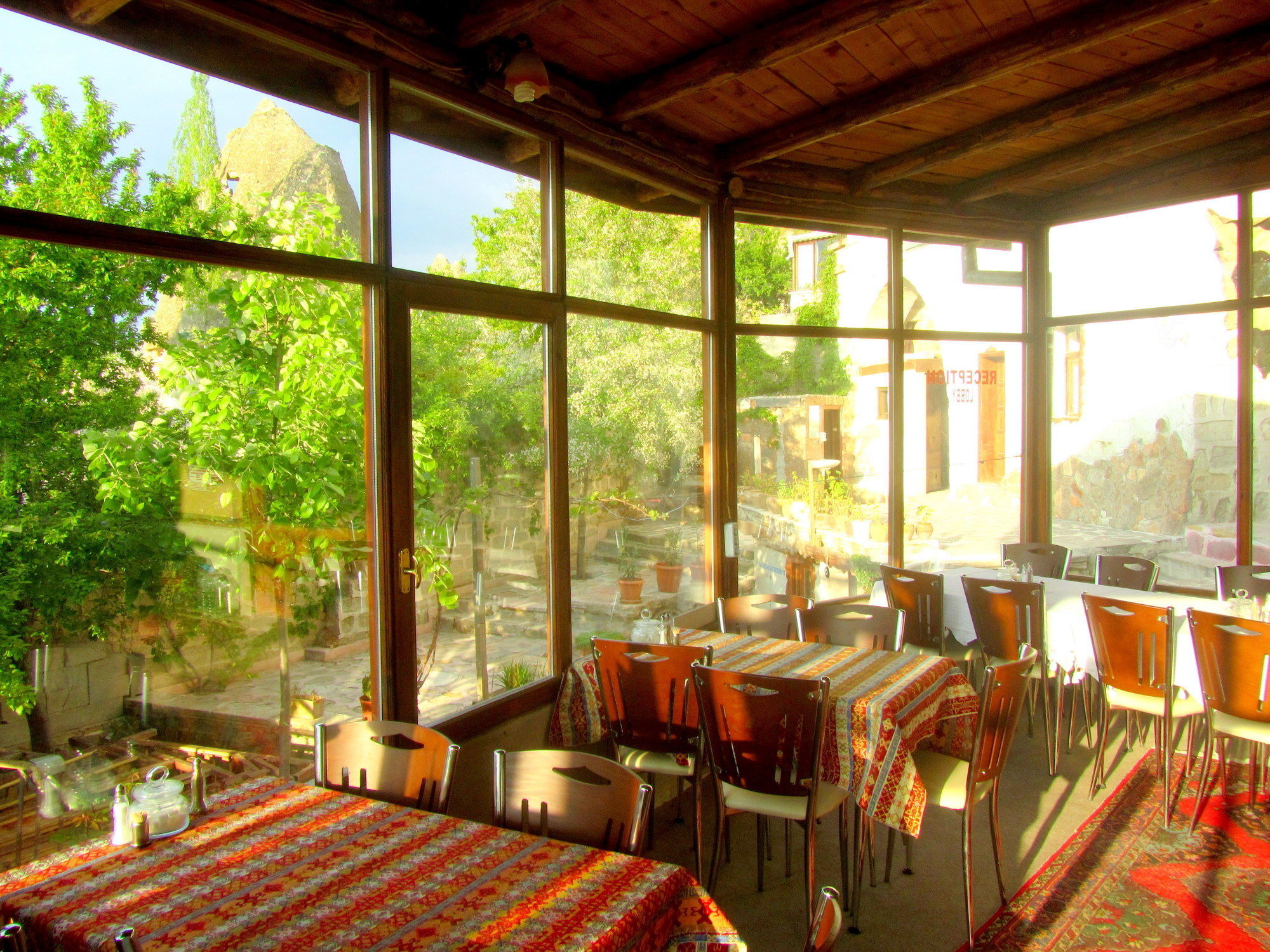 Yasin'S Place Backpackers Cave Hostel 格雷梅 外观 照片