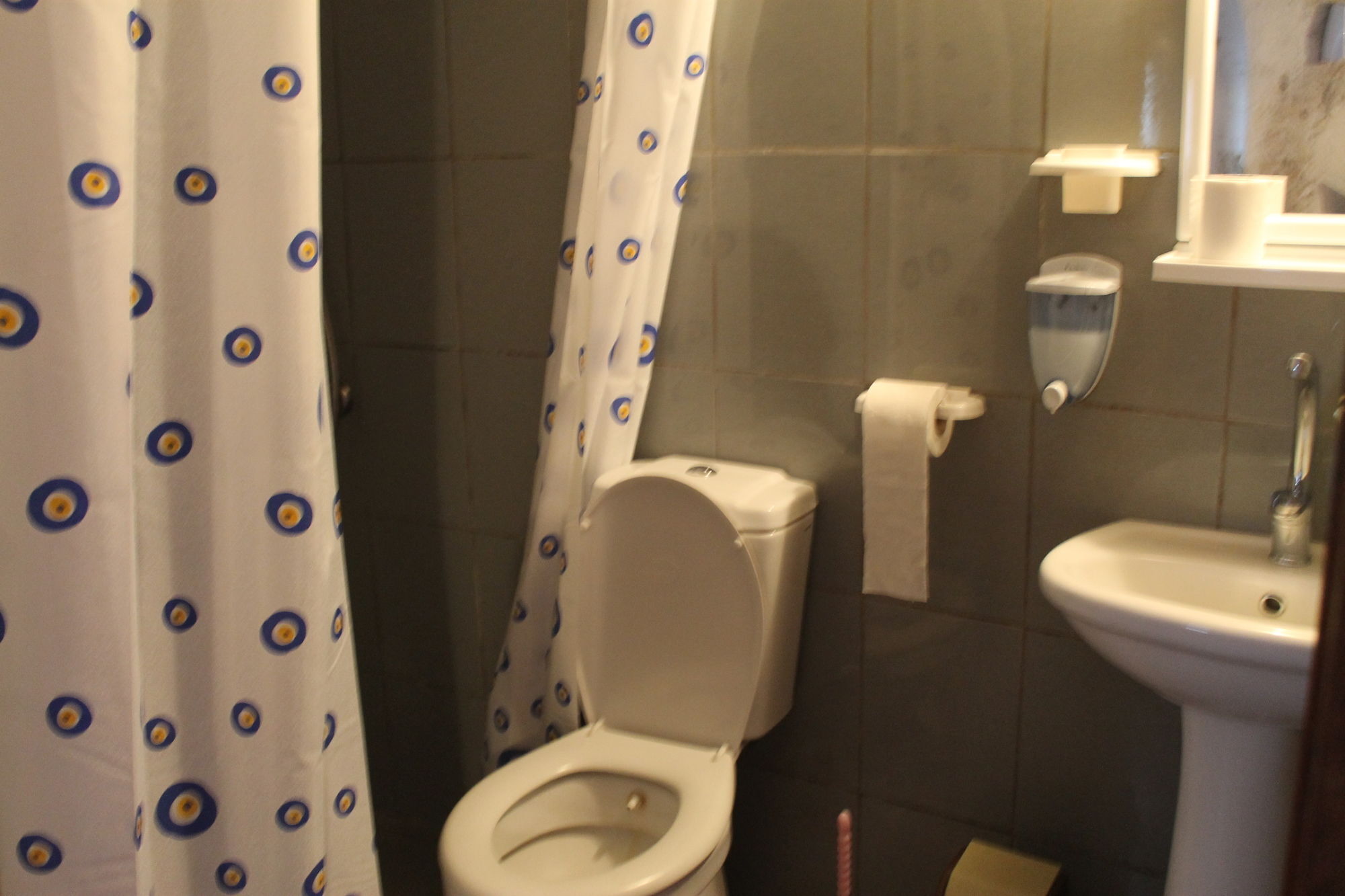 Yasin'S Place Backpackers Cave Hostel 格雷梅 外观 照片