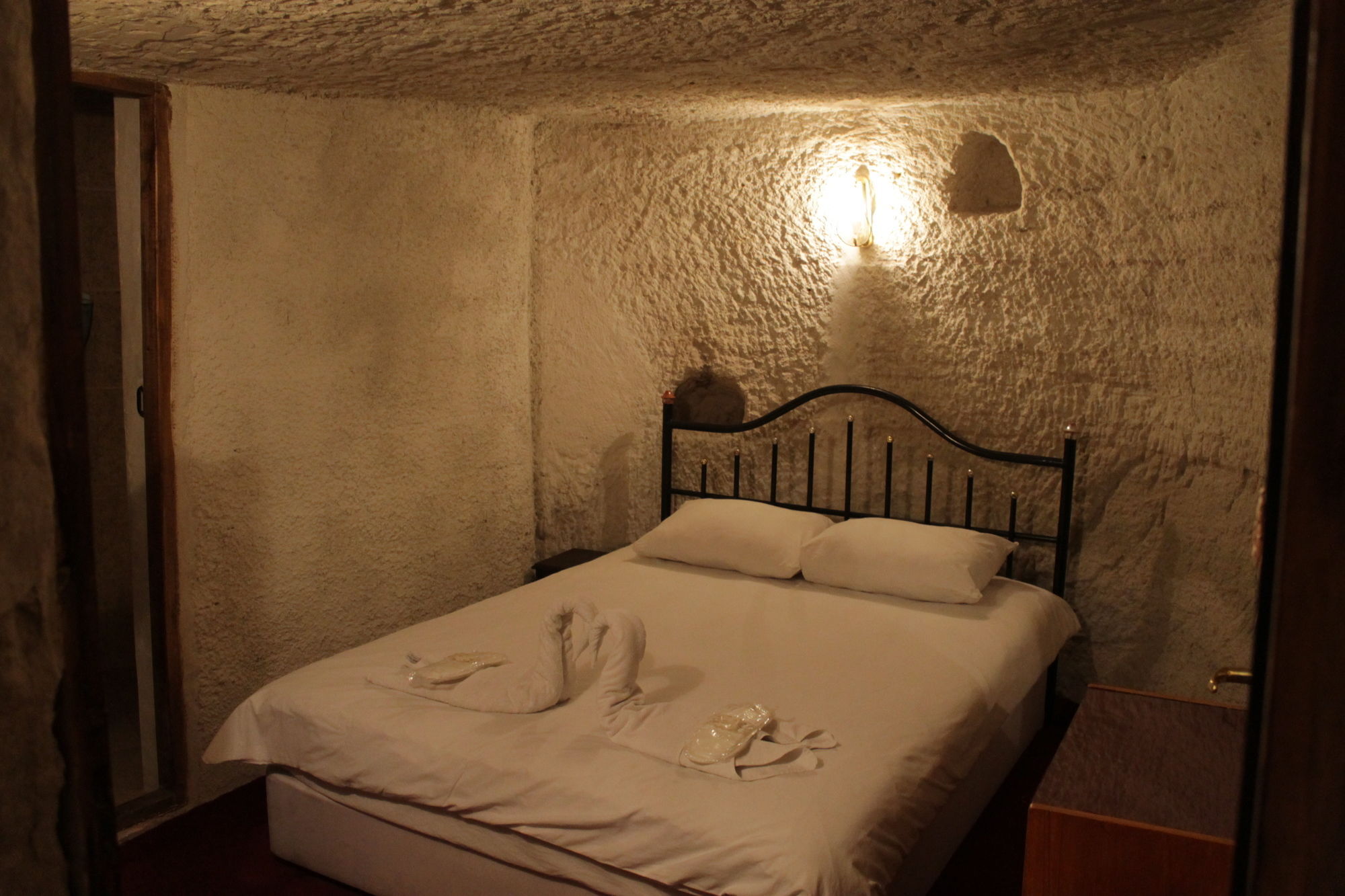 Yasin'S Place Backpackers Cave Hostel 格雷梅 外观 照片